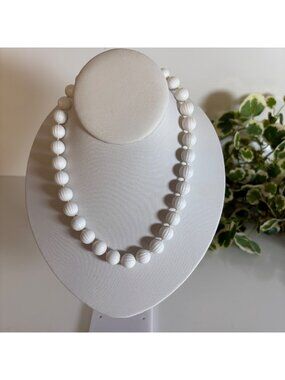 Vintage Trifari White Beaded Necklace 17 inch Ribbed Lucite 1950s Jewelry